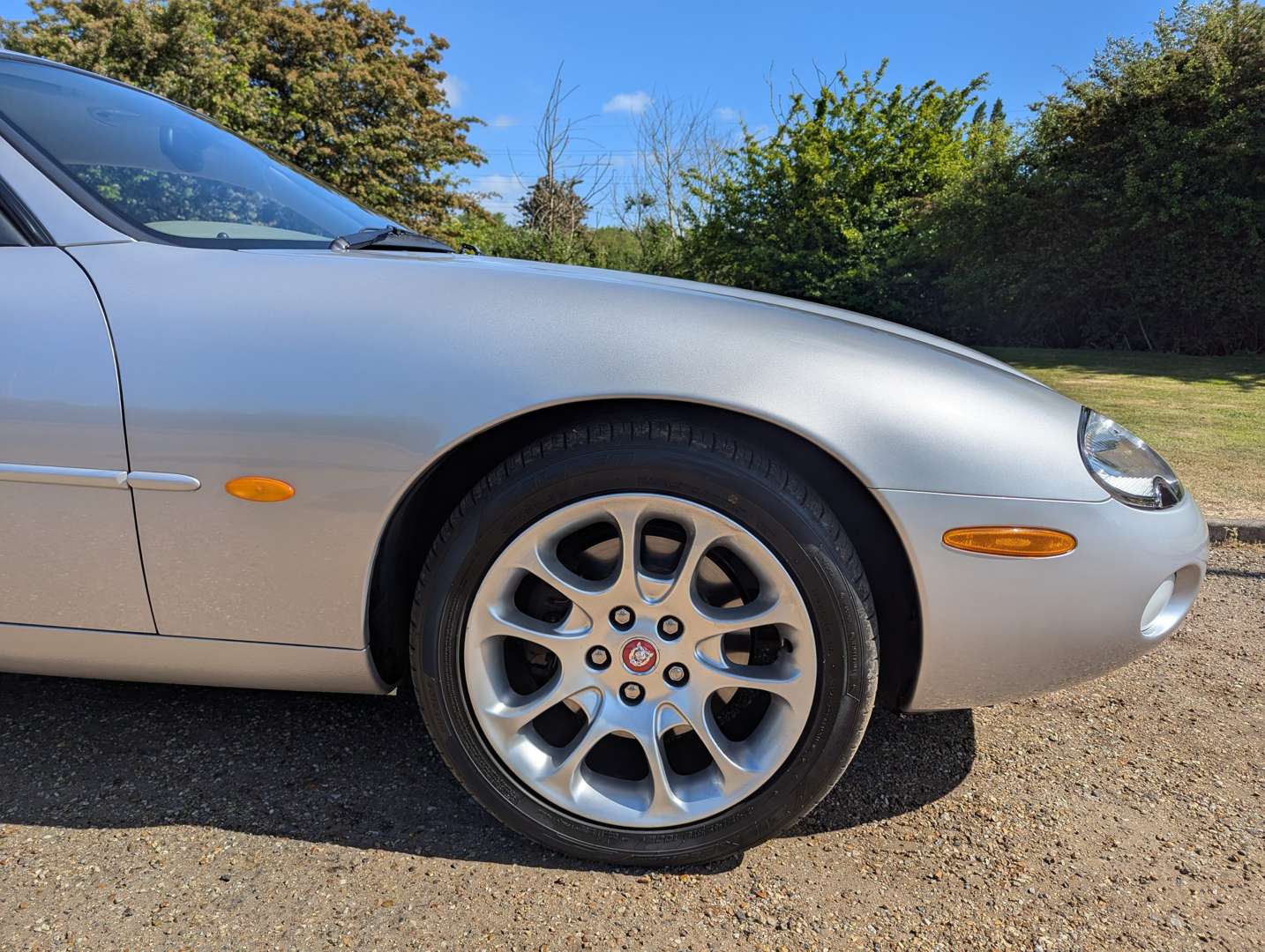 <p>2001 JAGUAR XKR 4.0 AUTO</p>
