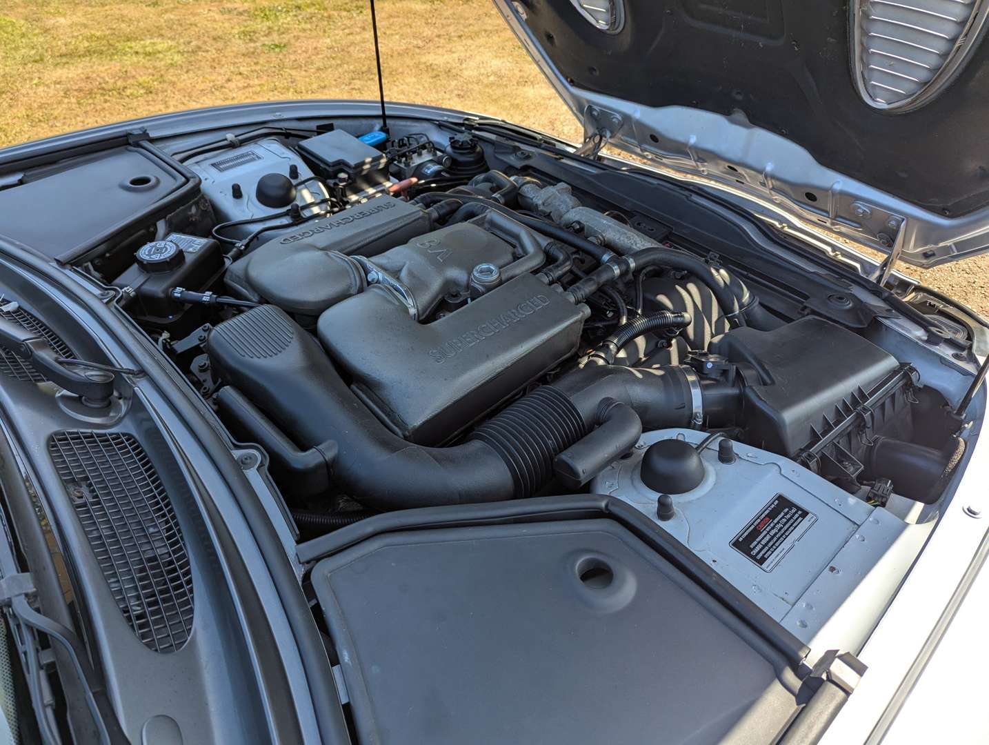 <p>2001 JAGUAR XKR 4.0 AUTO</p>
