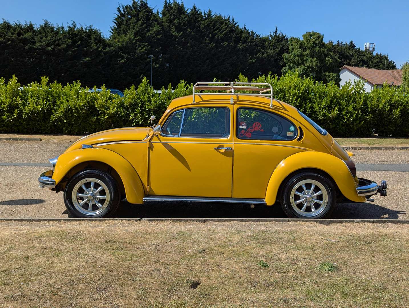 <p>1974 VW BEETLE 1200</p>