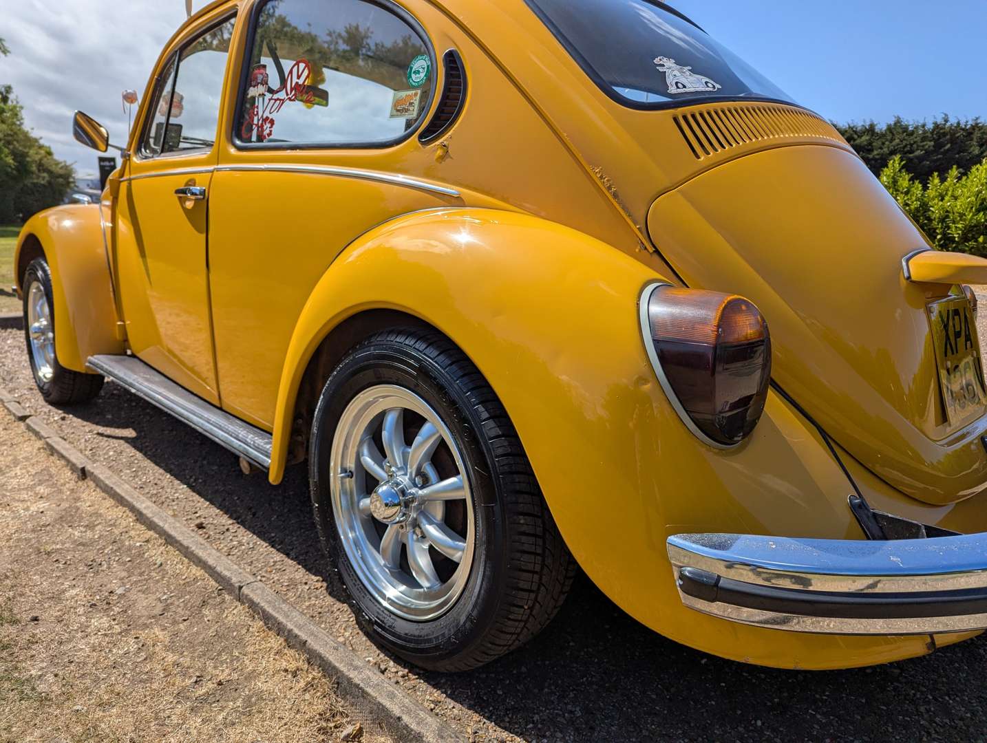 <p>1974 VW BEETLE 1200</p>