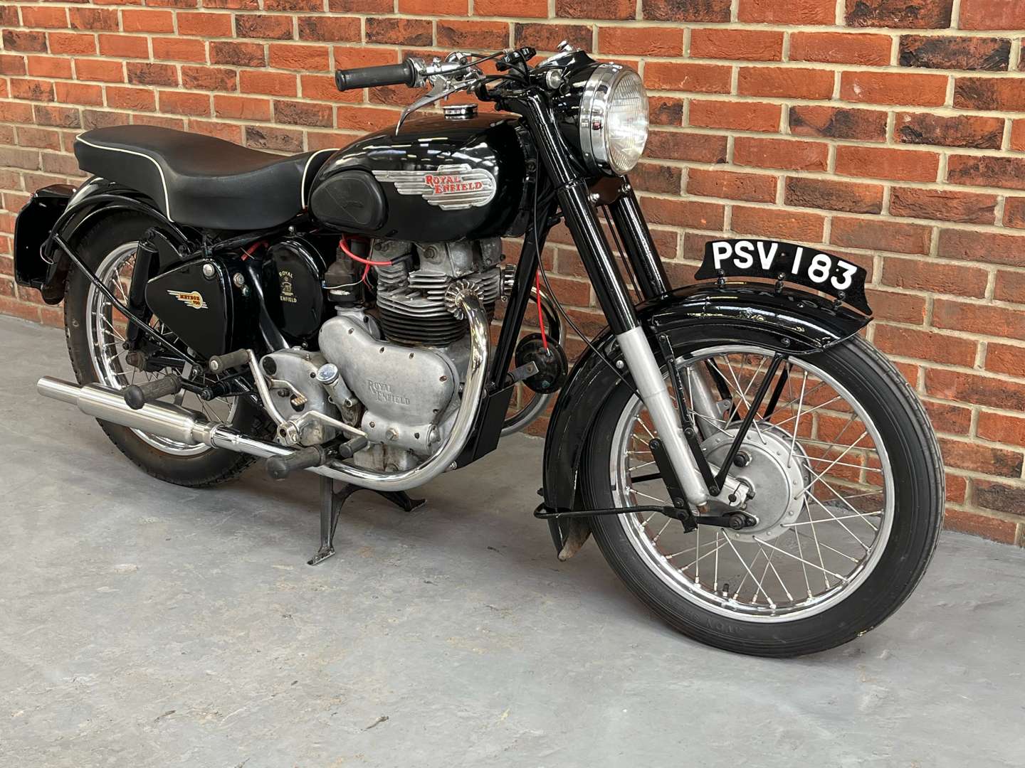 <p>ROYAL ENFIELD METEOR 700</p>