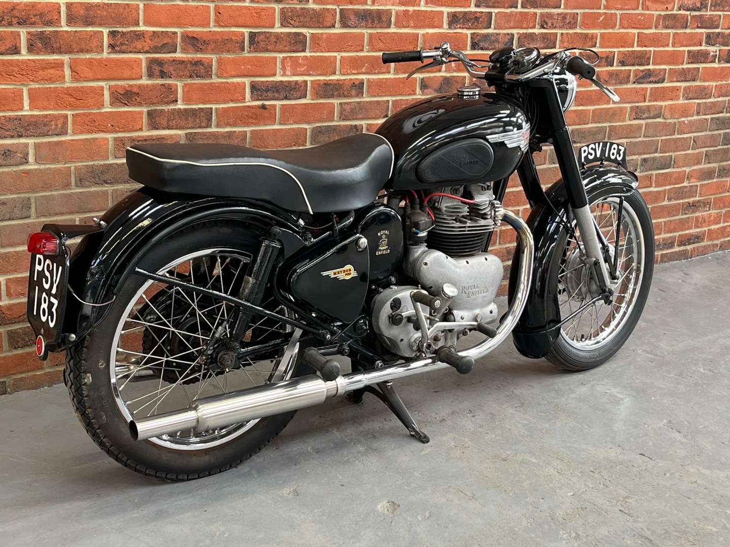 <p>ROYAL ENFIELD METEOR 700</p>