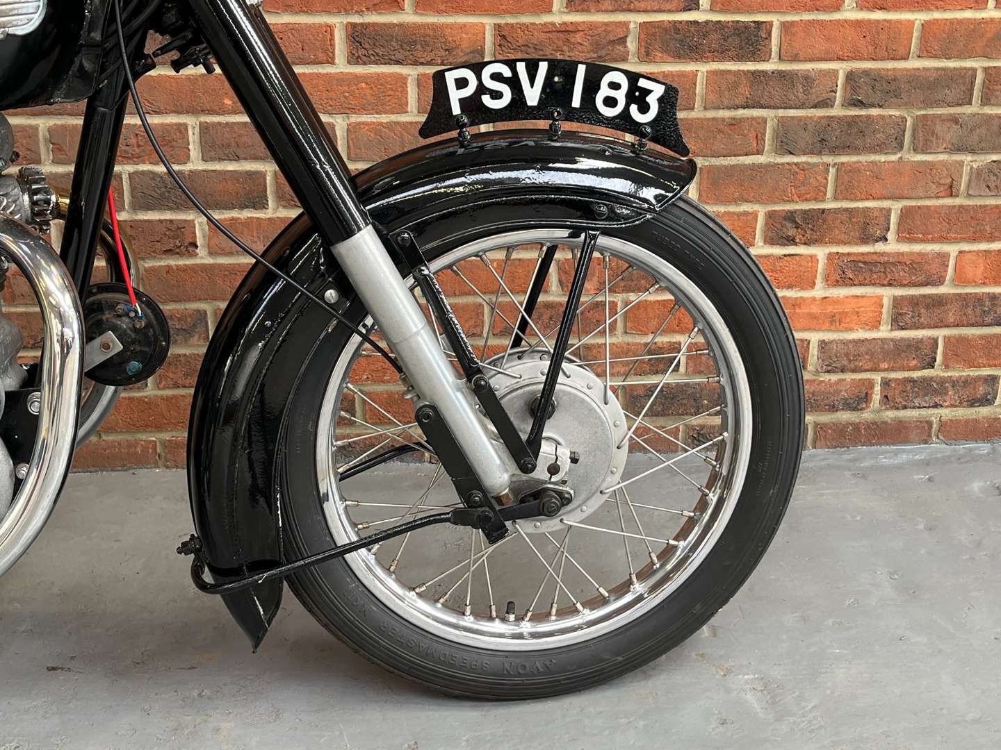 <p>ROYAL ENFIELD METEOR 700</p>