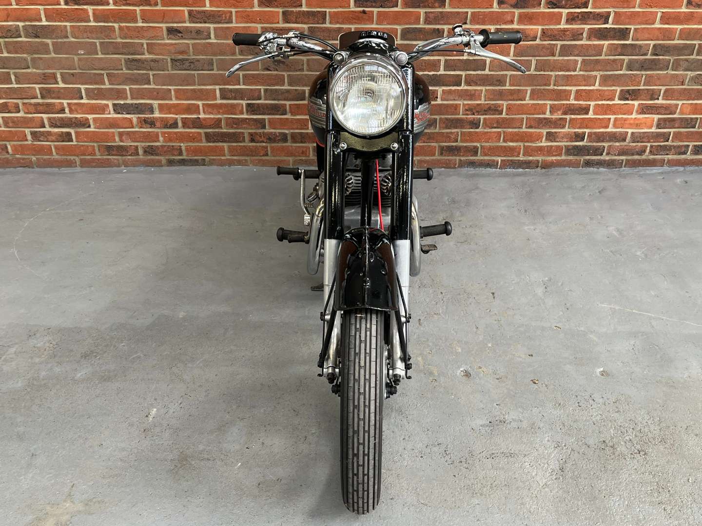 <p>ROYAL ENFIELD METEOR 700</p>