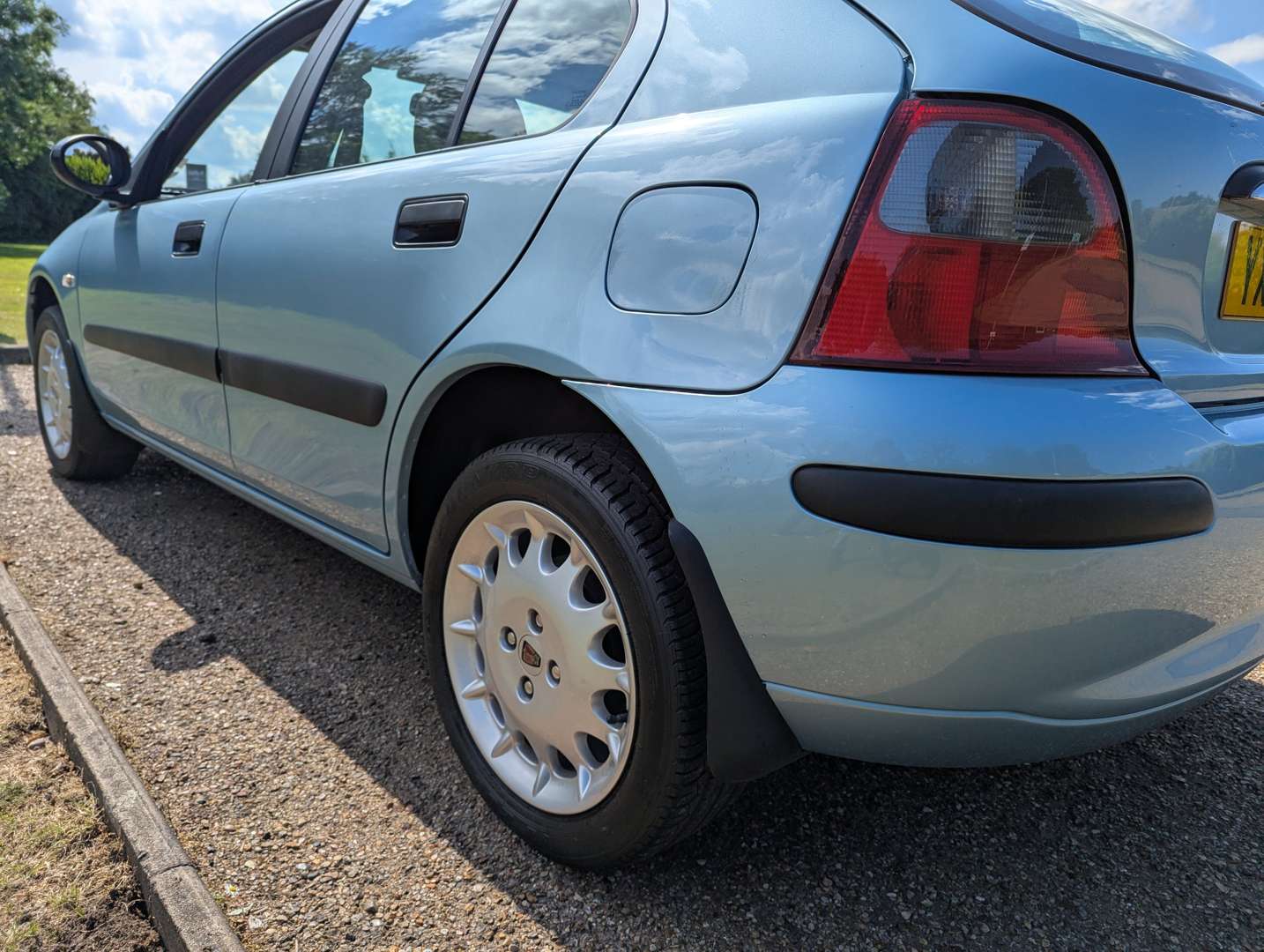 <p>2002 ROVER 25 IL 16V 6,128 MILES</p>