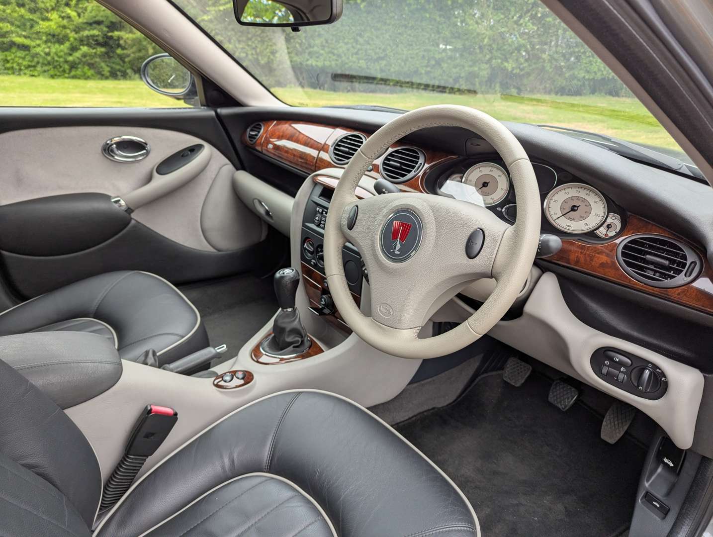<p>2005 ROVER 75 CLASSIC 2.0 CDTI 18,819 MILES</p>