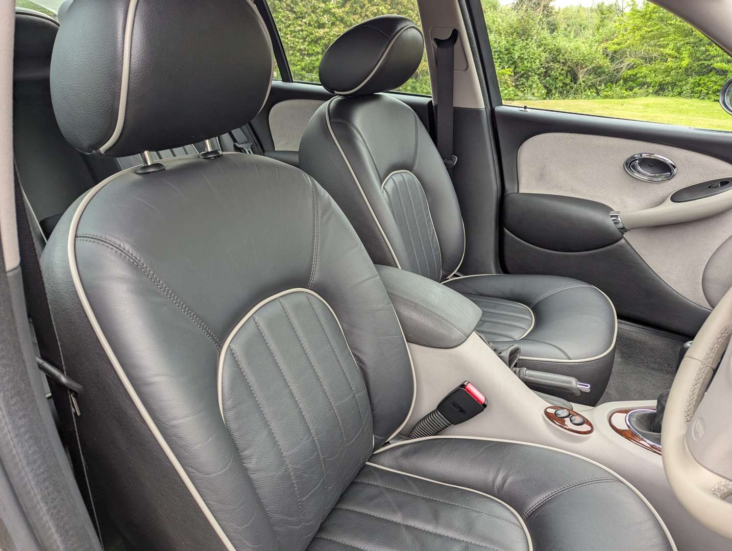 <p>2005 ROVER 75 CLASSIC 2.0 CDTI 18,819 MILES</p>