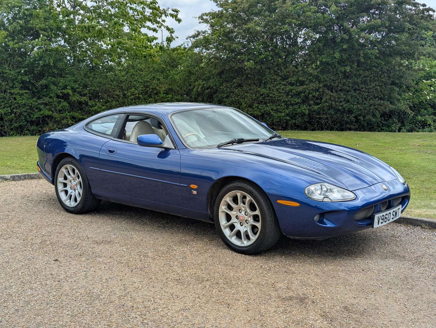<p>1999 JAGUAR XKR 4.0 COUPE AUTO</p>