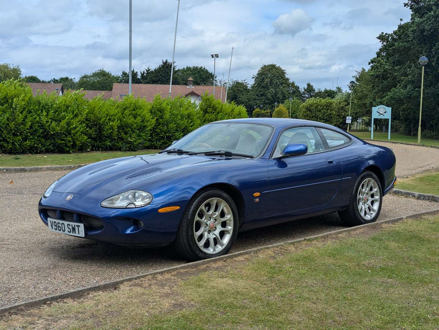 <p>1999 JAGUAR XKR 4.0 COUPE AUTO</p>