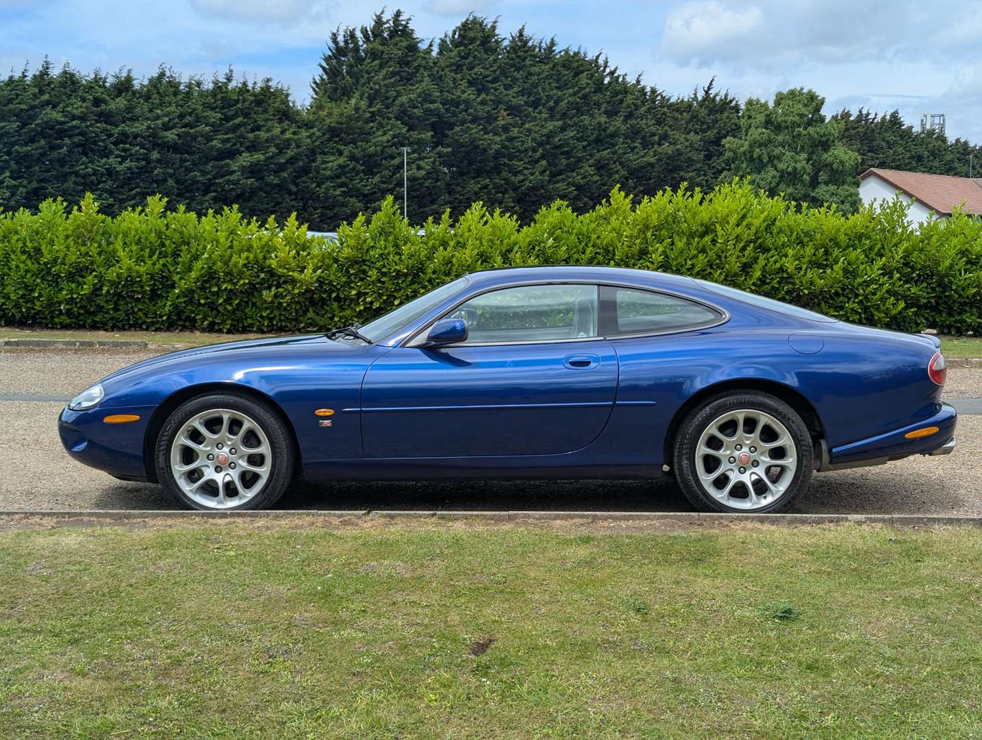 <p>1999 JAGUAR XKR 4.0 COUPE AUTO</p>