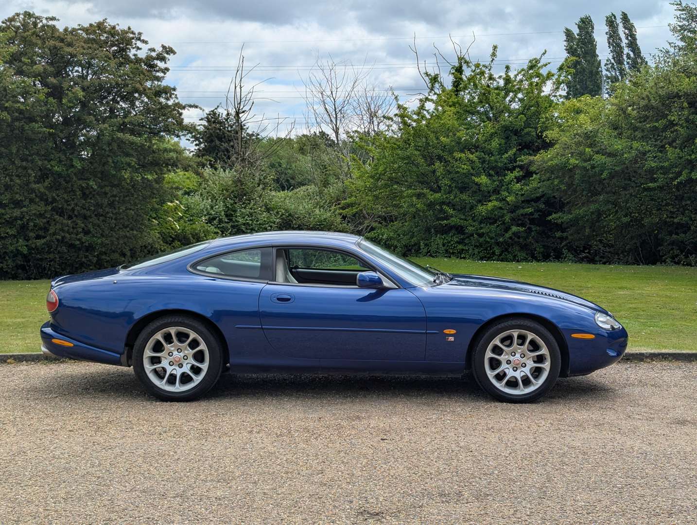 <p>1999 JAGUAR XKR 4.0 COUPE AUTO</p>