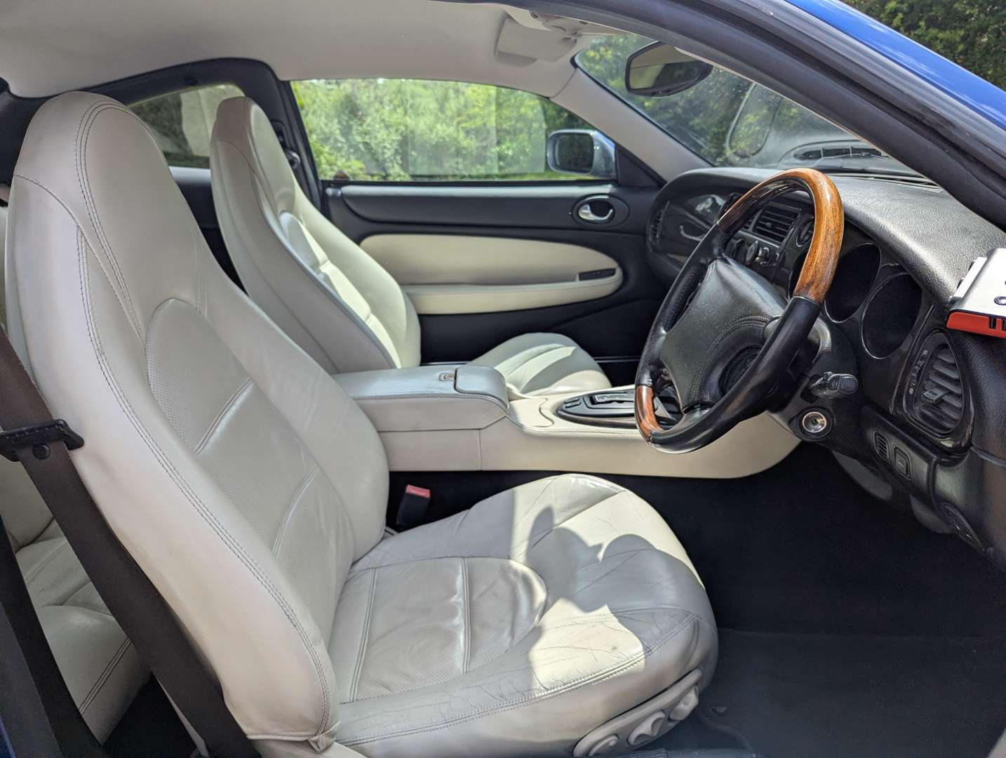 <p>1999 JAGUAR XKR 4.0 COUPE AUTO</p>