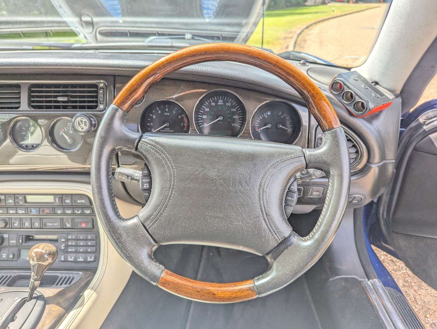<p>1999 JAGUAR XKR 4.0 COUPE AUTO</p>