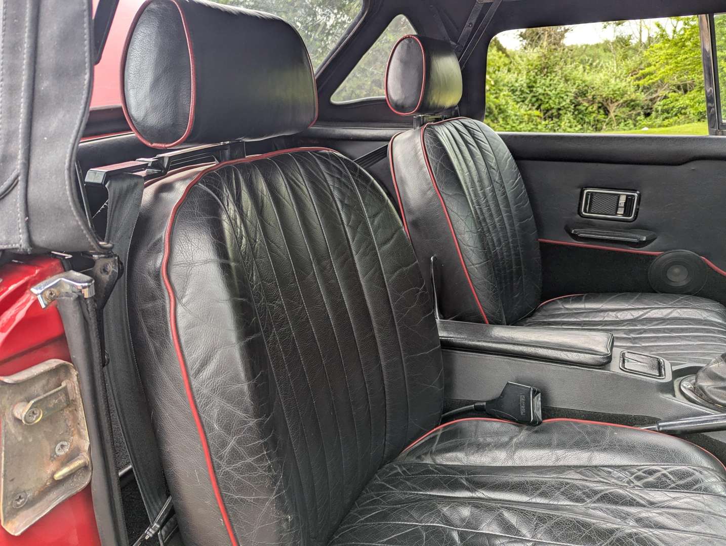 <p>1979 MG B ROADSTER</p>