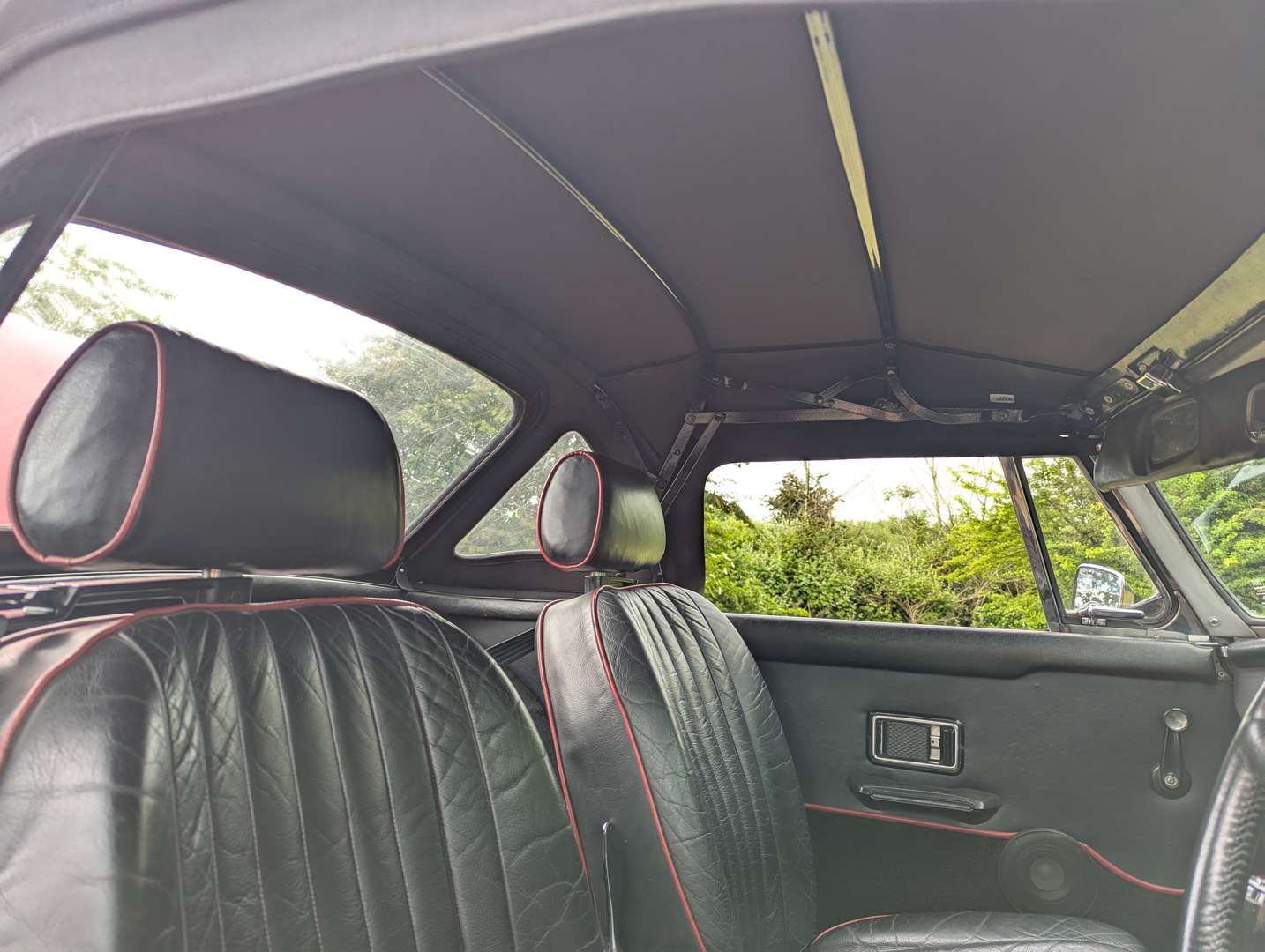 <p>1979 MG B ROADSTER</p>