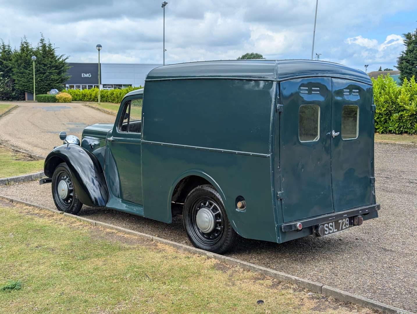<p>1937 COMMER LIGHT VAN</p>