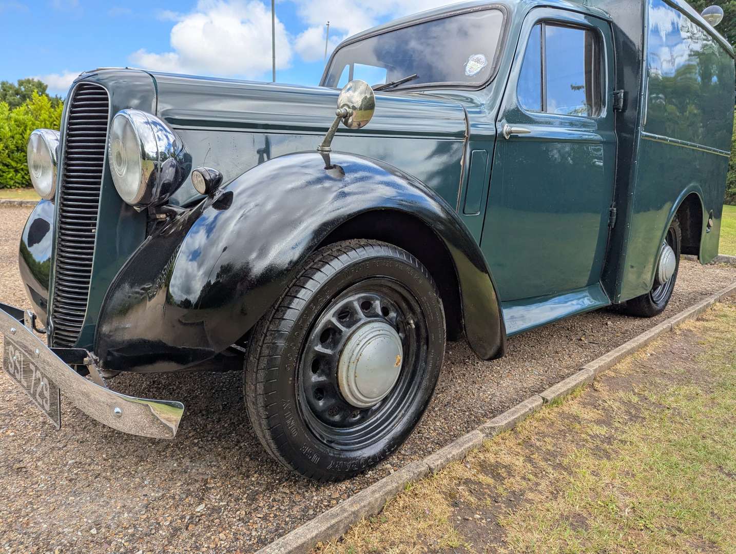 <p>1937 COMMER LIGHT VAN</p>