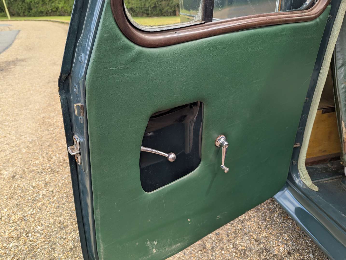 <p>1937 COMMER LIGHT VAN</p>