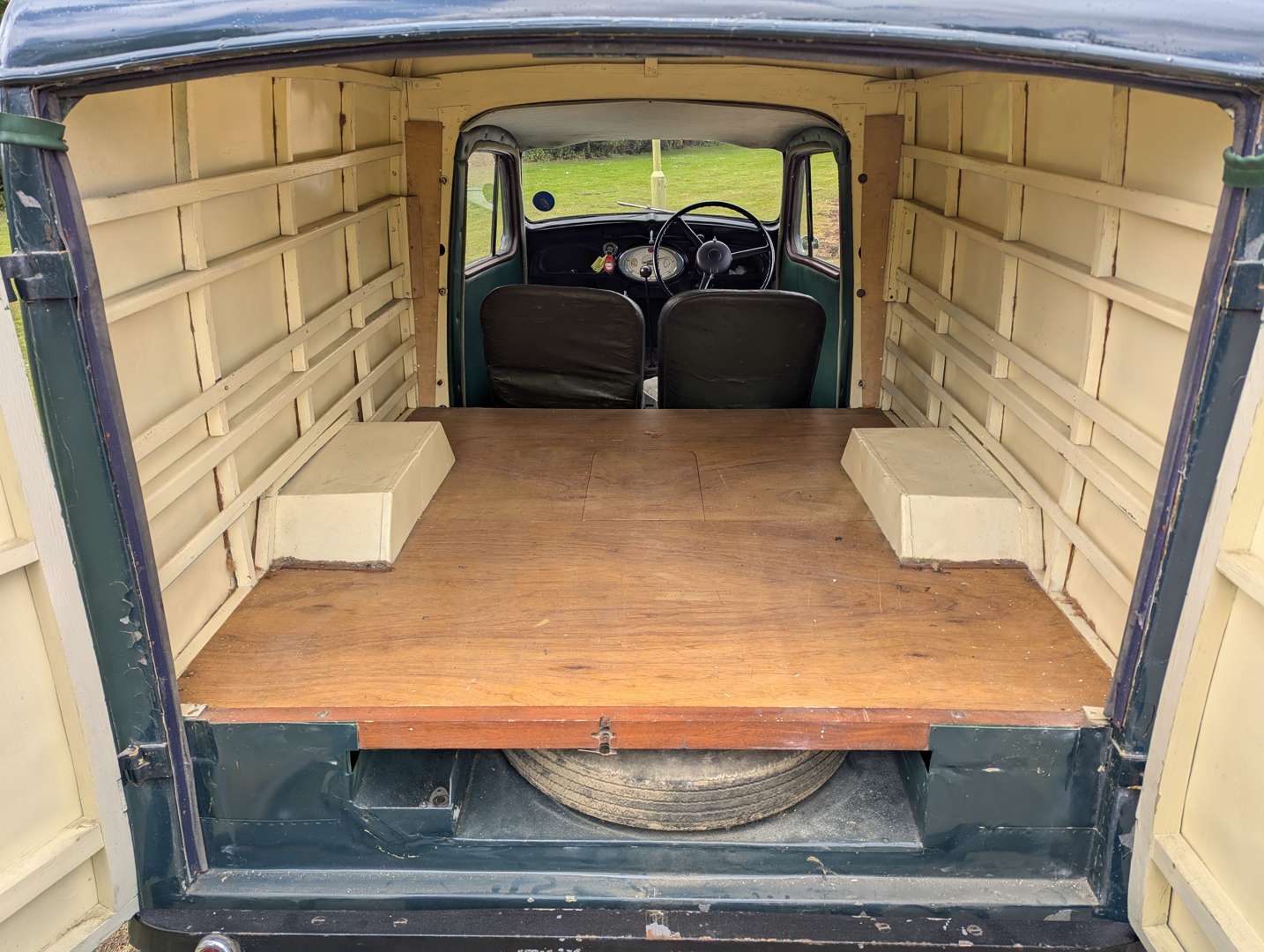 <p>1937 COMMER LIGHT VAN</p>