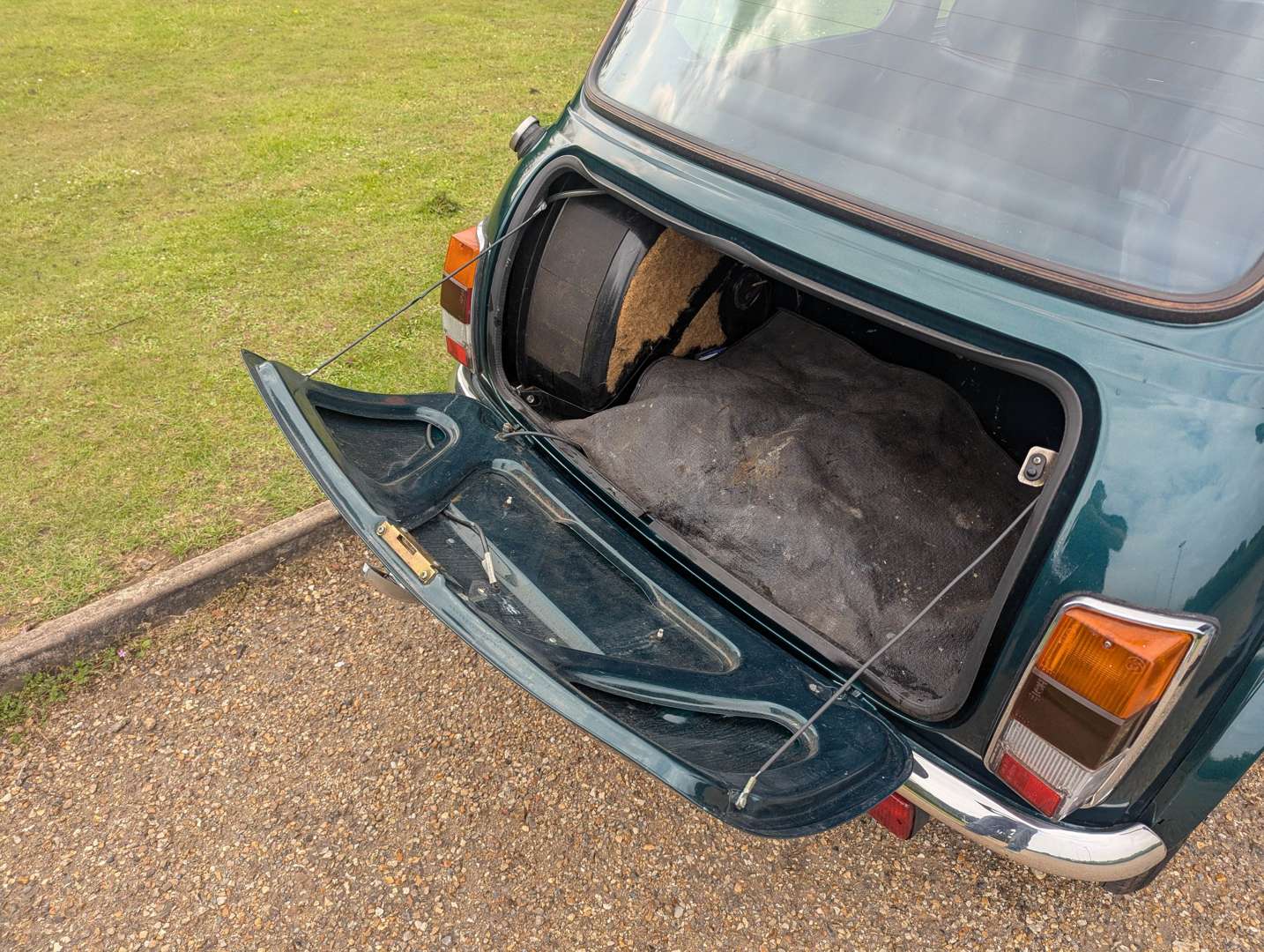 <p>1990 ROVER MINI COOPER RSP</p>