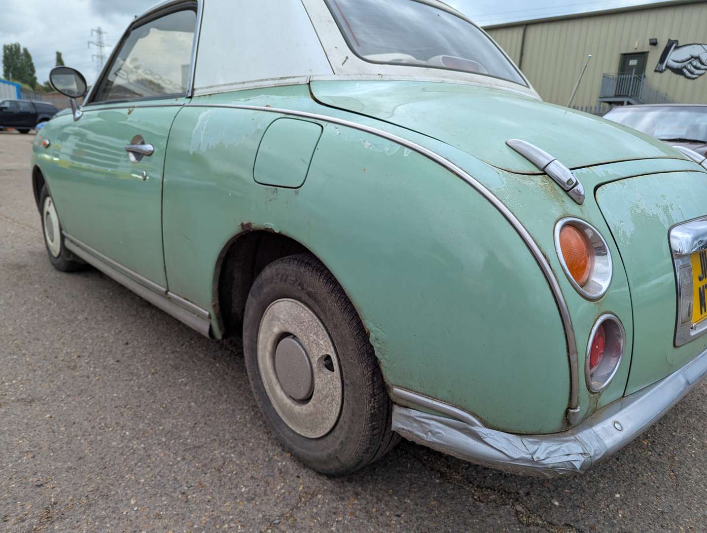<p>1991 NISSAN FIGARO AUTO</p>