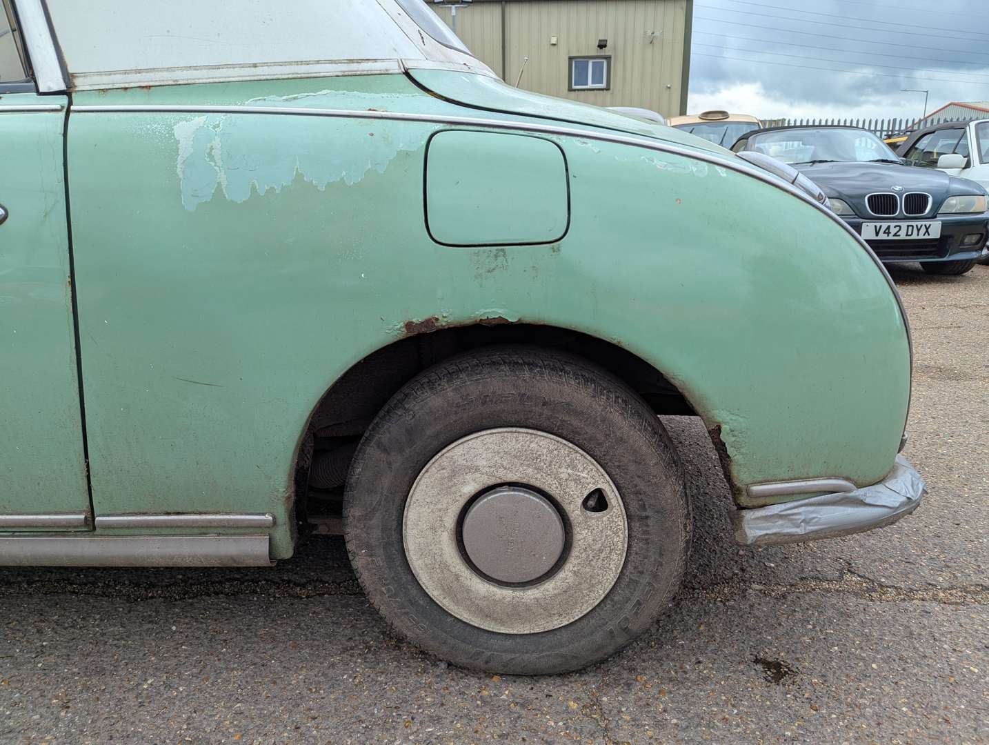 <p>1991 NISSAN FIGARO AUTO</p>