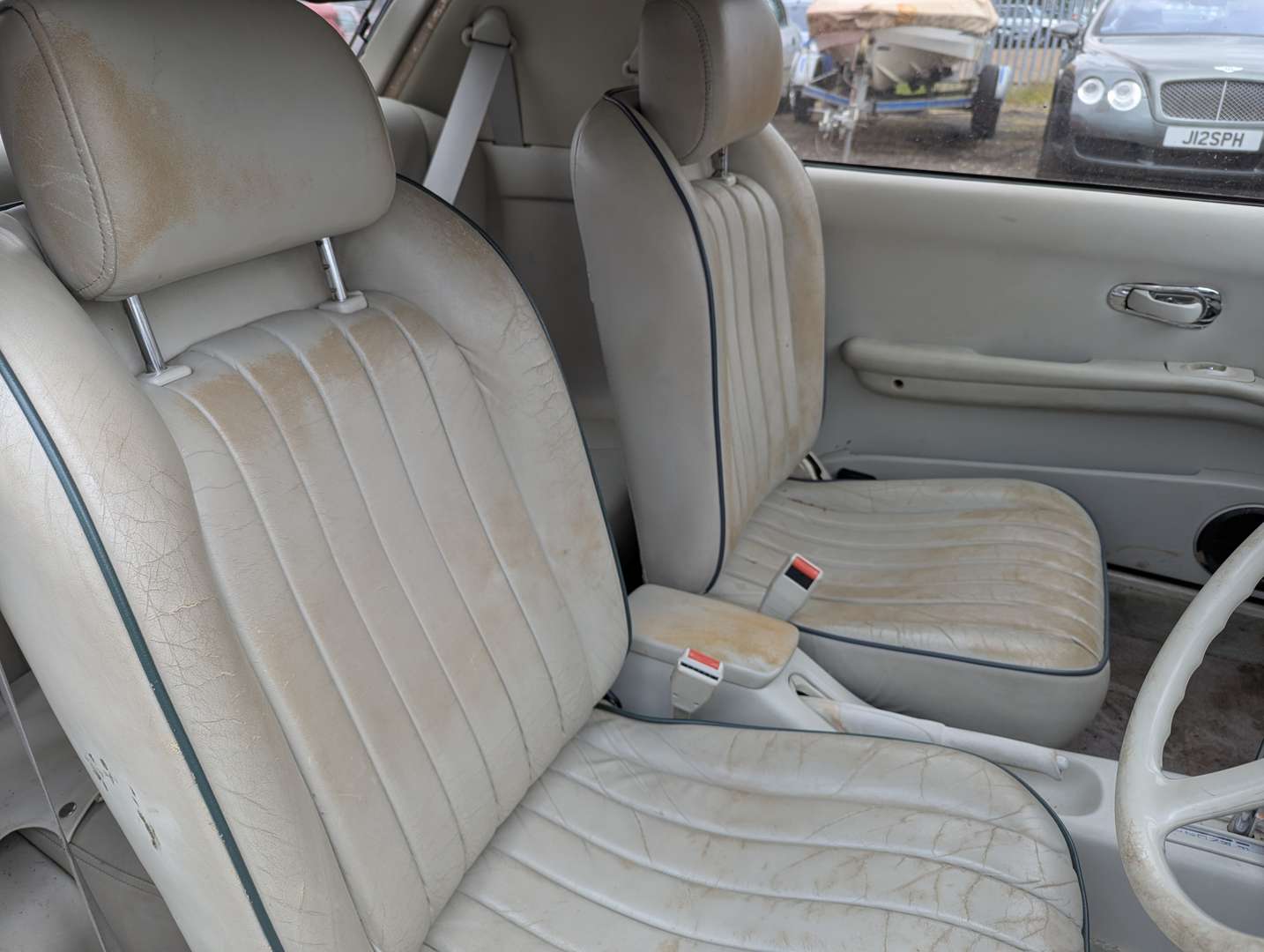 <p>1991 NISSAN FIGARO AUTO</p>