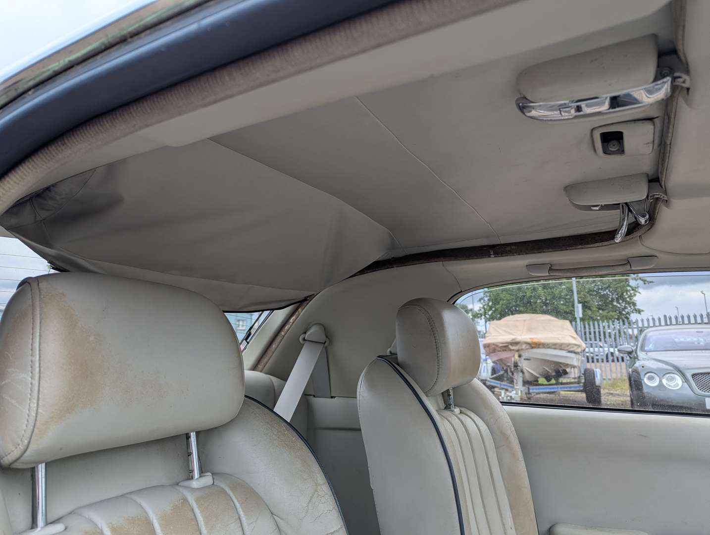 <p>1991 NISSAN FIGARO AUTO</p>