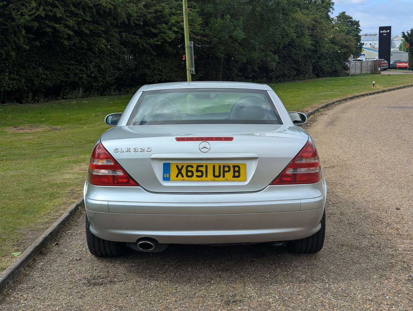 <p>2000 MERCEDES SLK 320 AUTO</p>