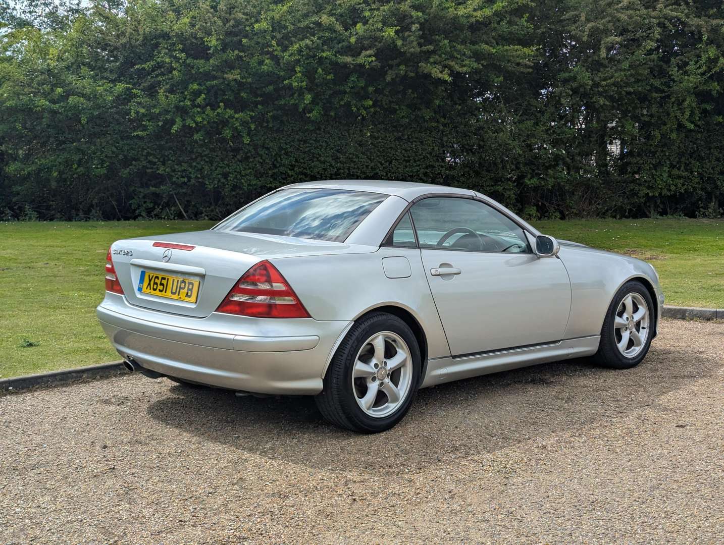 <p>2000 MERCEDES SLK 320 AUTO</p>