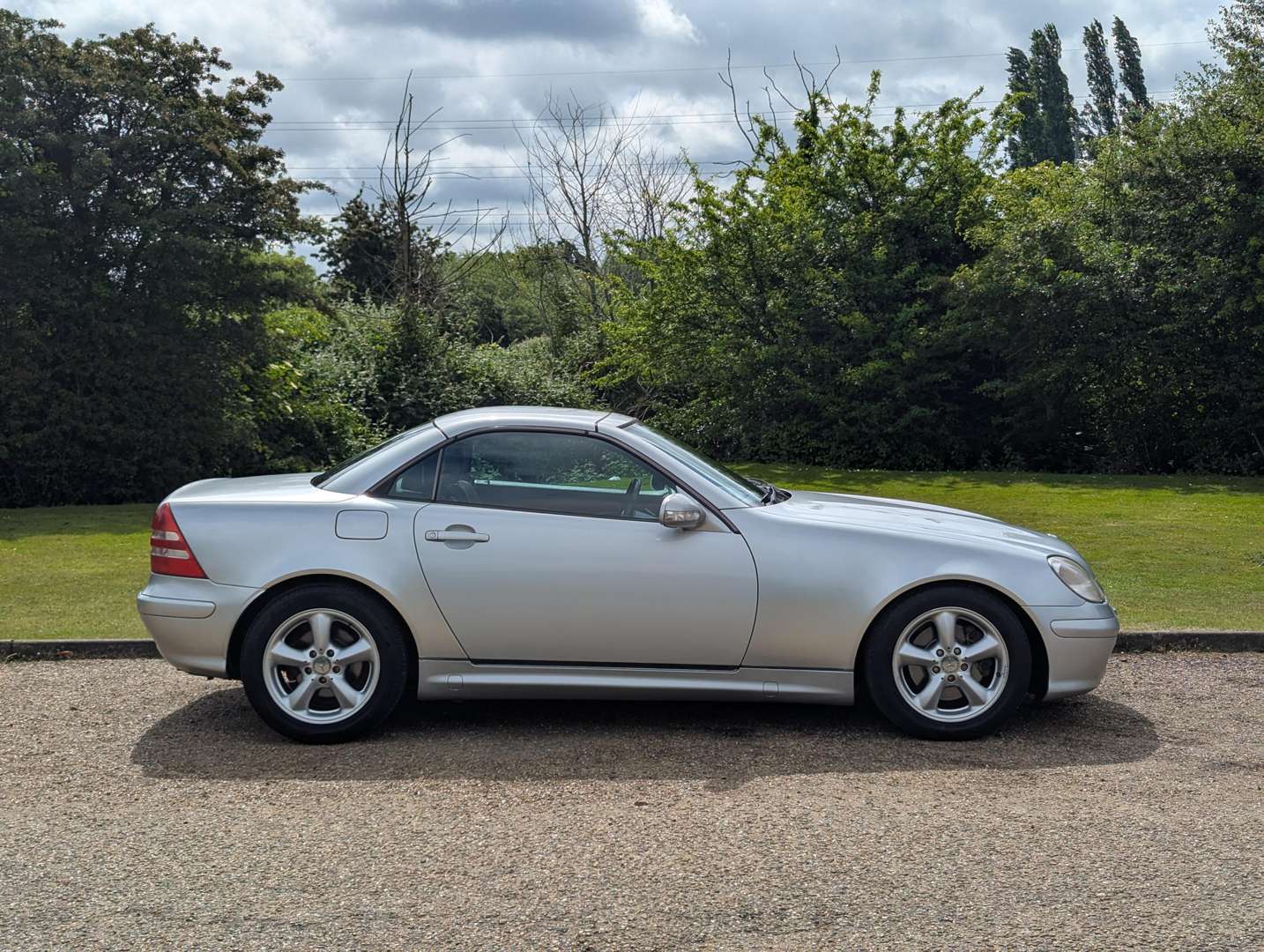 <p>2000 MERCEDES SLK 320 AUTO</p>