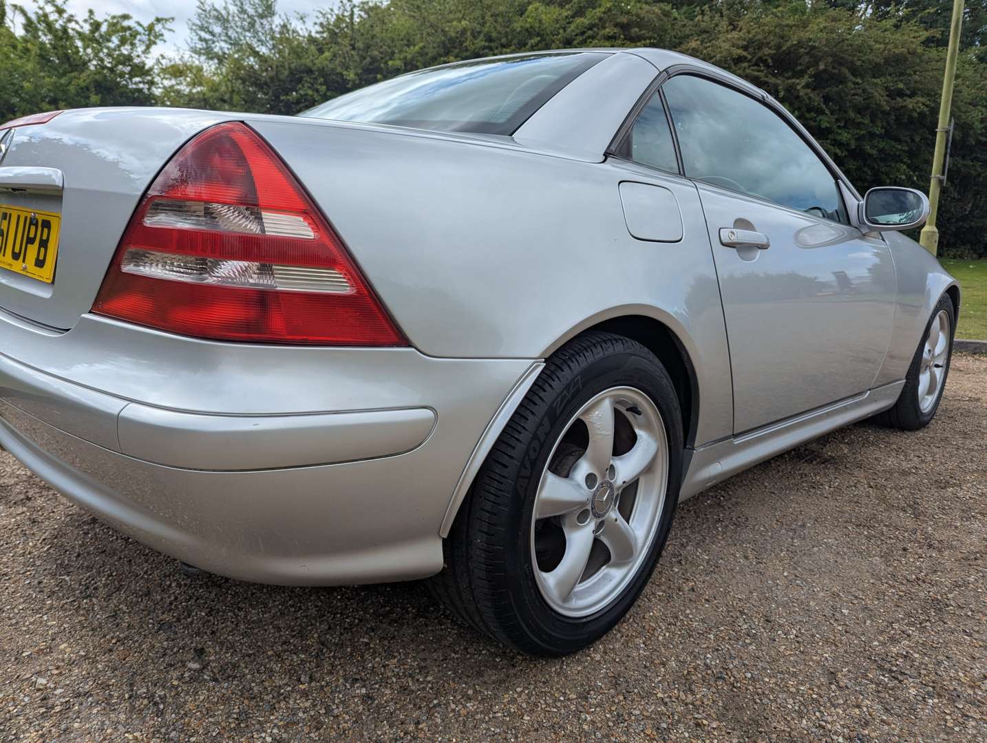 <p>2000 MERCEDES SLK 320 AUTO</p>