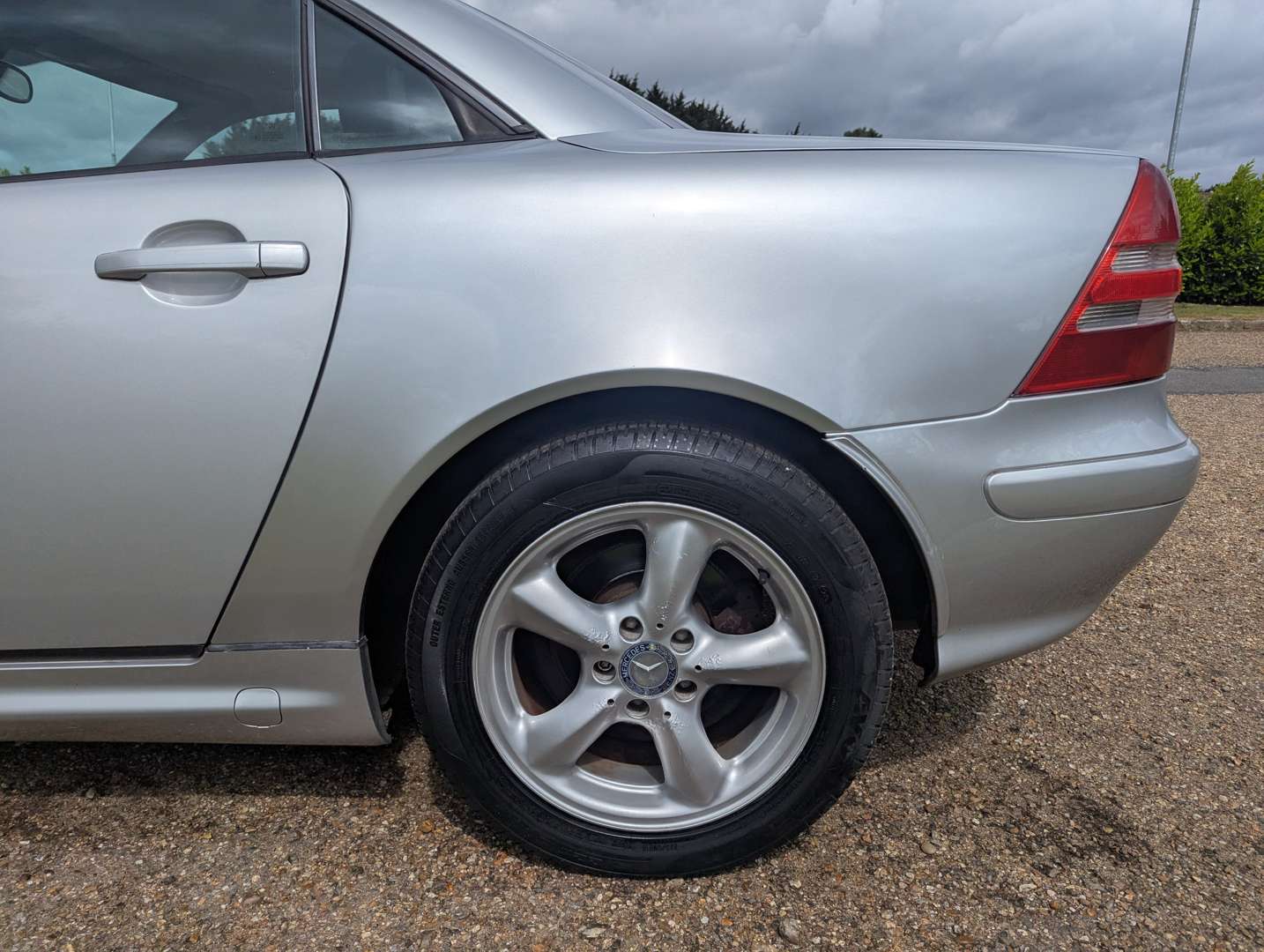 <p>2000 MERCEDES SLK 320 AUTO</p>