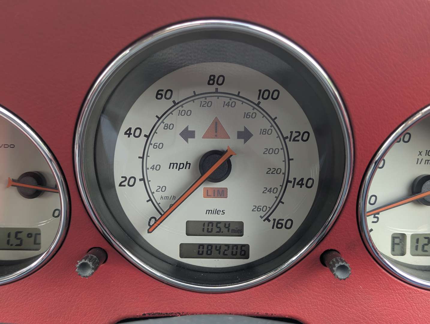 <p>2000 MERCEDES SLK 320 AUTO</p>