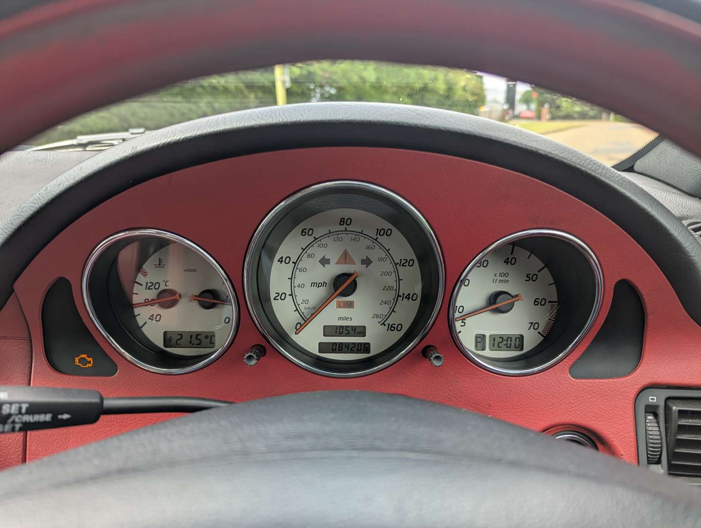 <p>2000 MERCEDES SLK 320 AUTO</p>