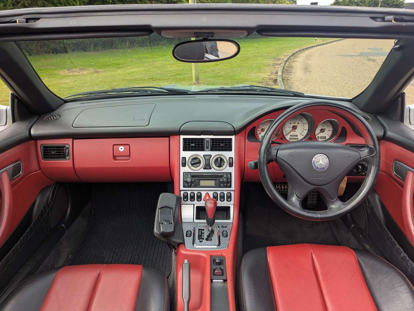 <p>2000 MERCEDES SLK 320 AUTO</p>