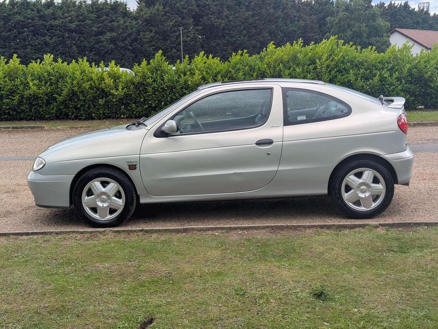 <p>2000 RENAULT MEGANE MONACO COUPE</p>