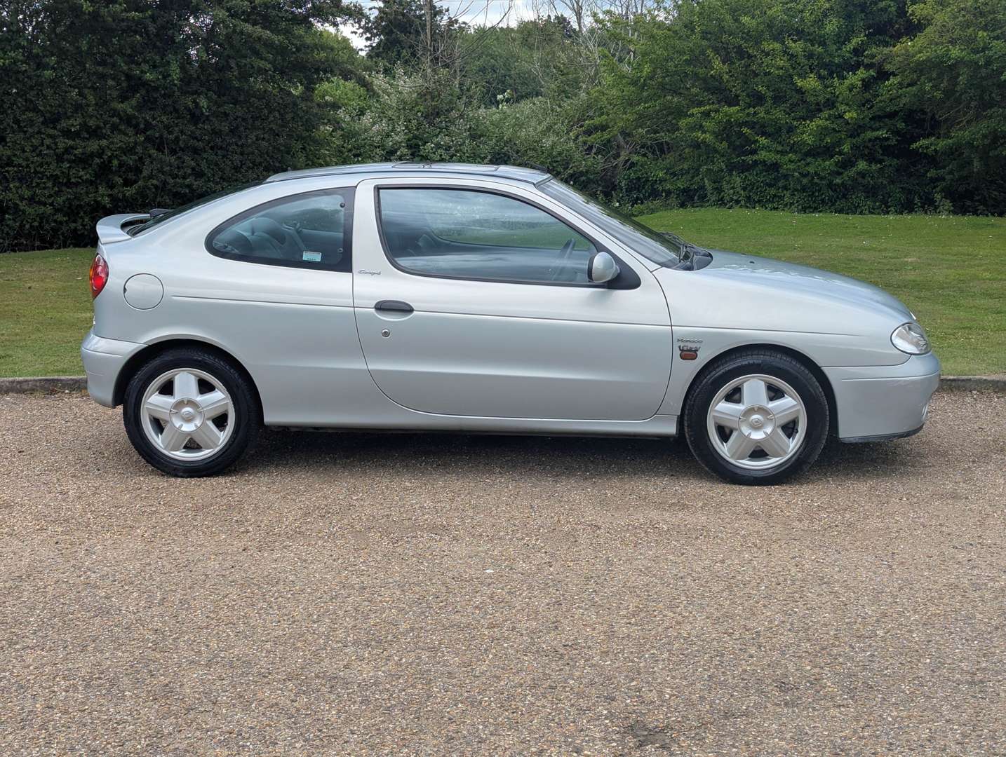 <p>2000 RENAULT MEGANE MONACO COUPE</p>