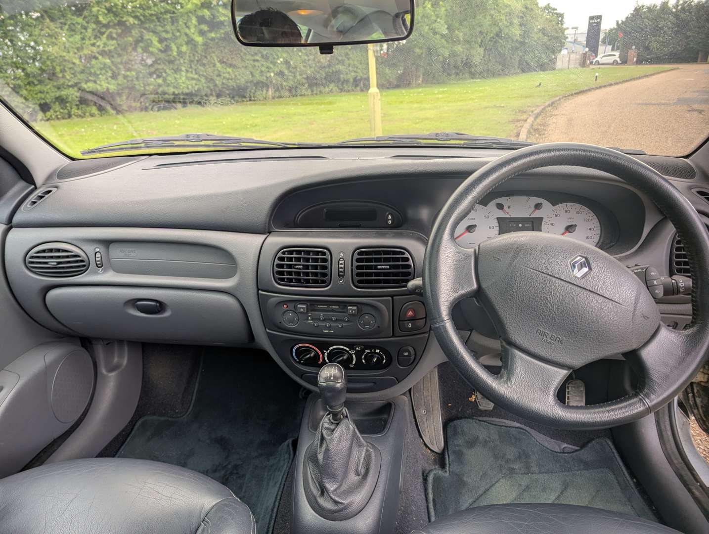<p>2000 RENAULT MEGANE MONACO COUPE</p>