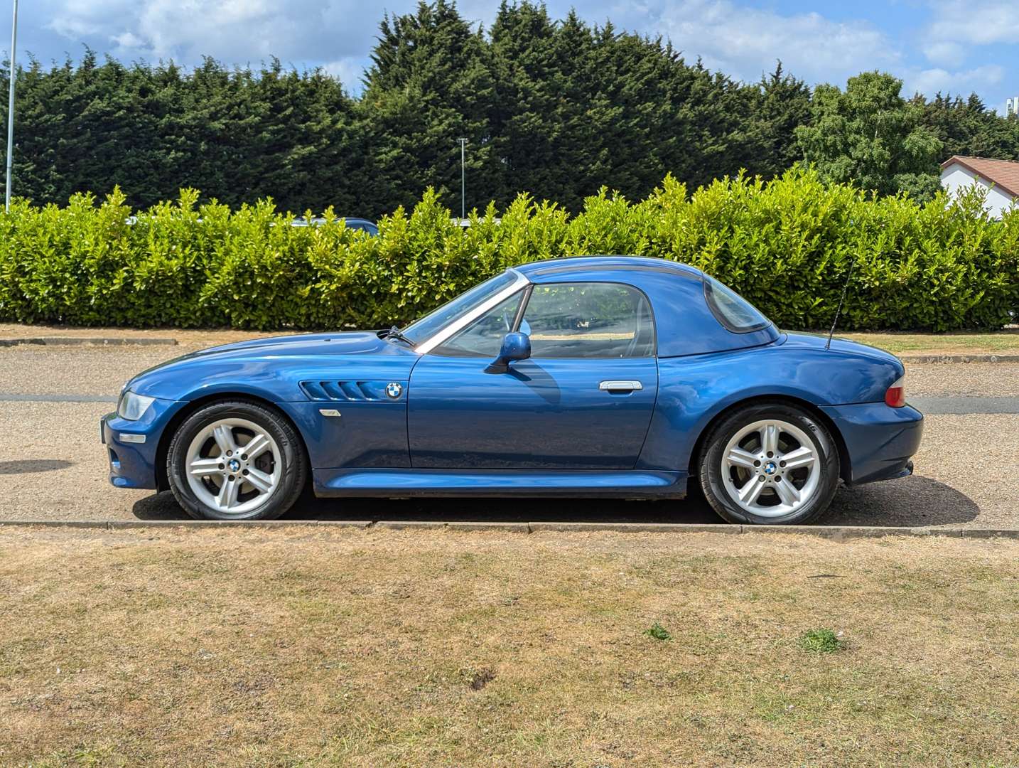 <p>2000 BMW Z3 2.0 M-SPEC</p>