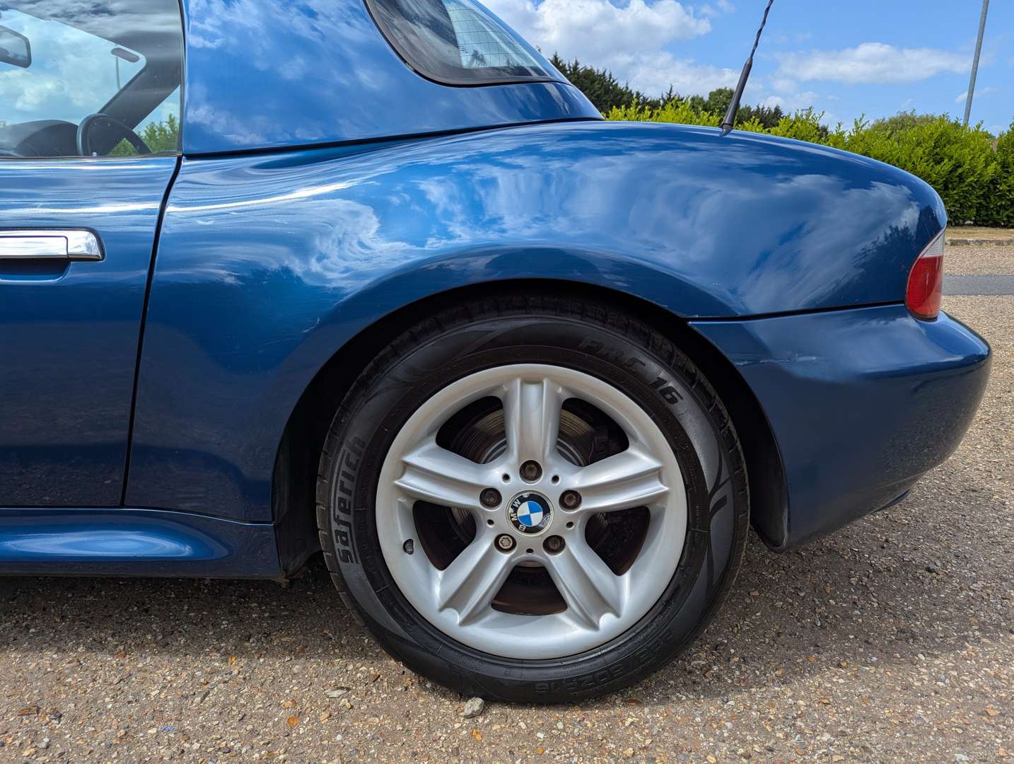 <p>2000 BMW Z3 2.0 M-SPEC</p>