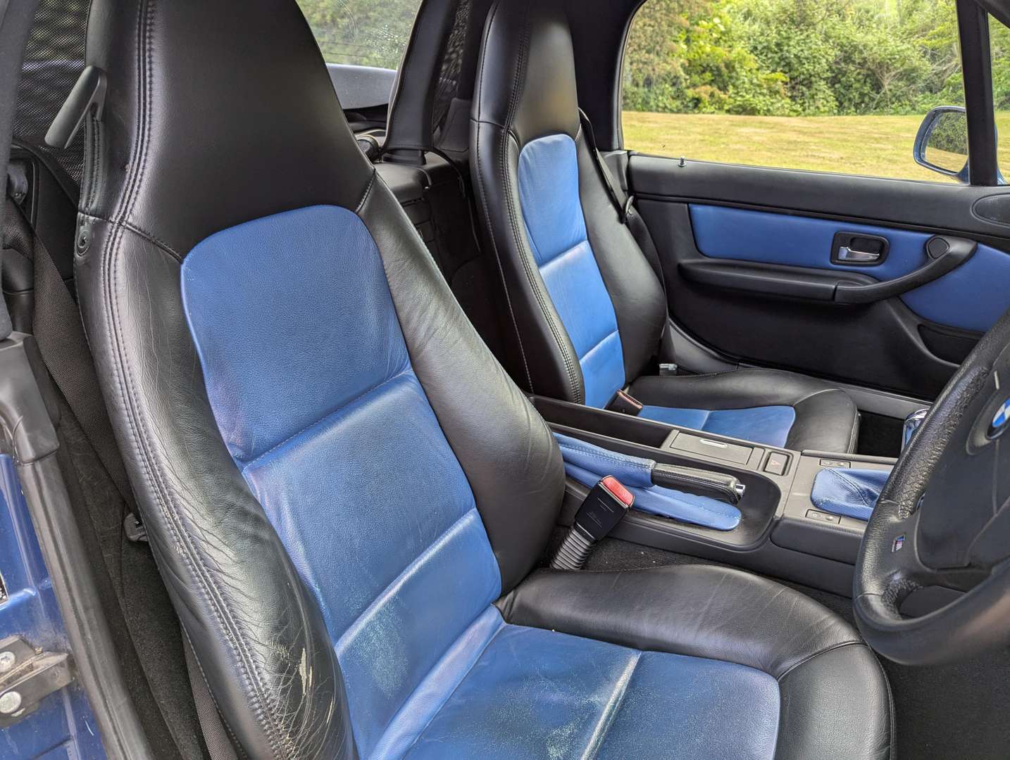 <p>2000 BMW Z3 2.0 M-SPEC</p>