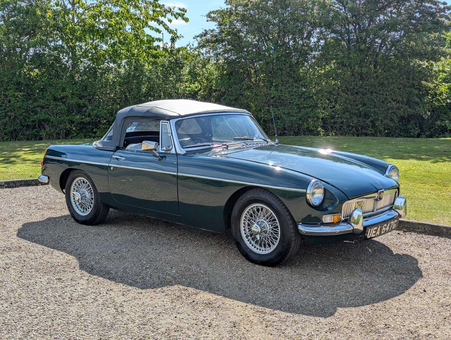 <p>1969 MG B ROADSTER</p>