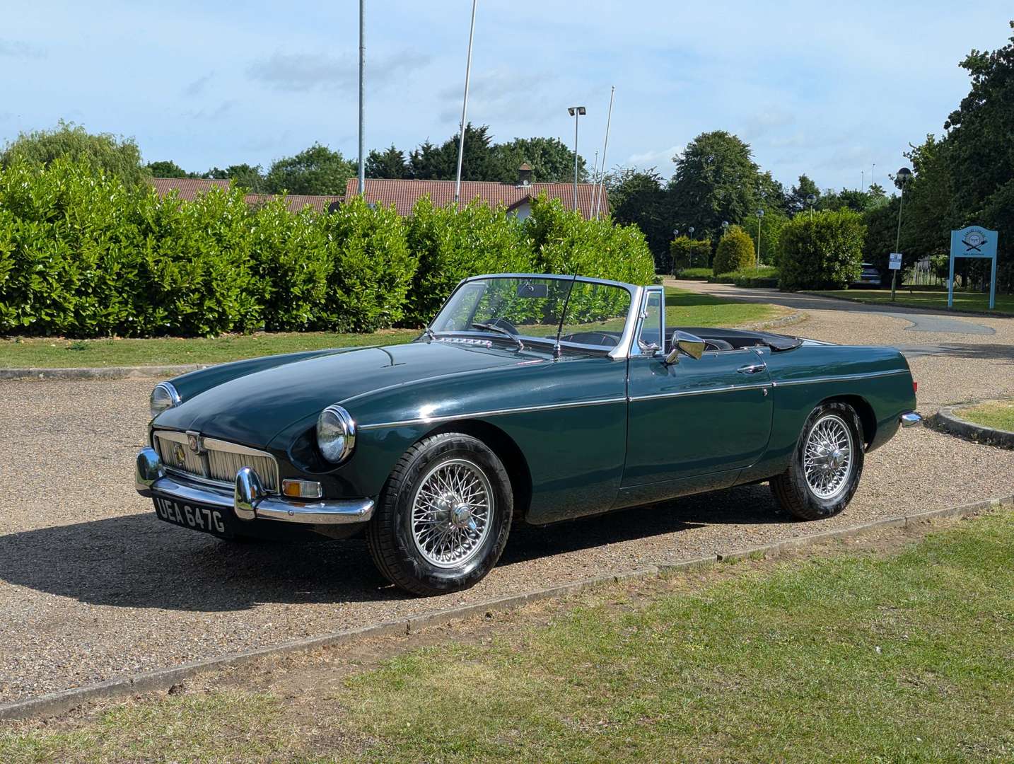 <p>1969 MG B ROADSTER</p>