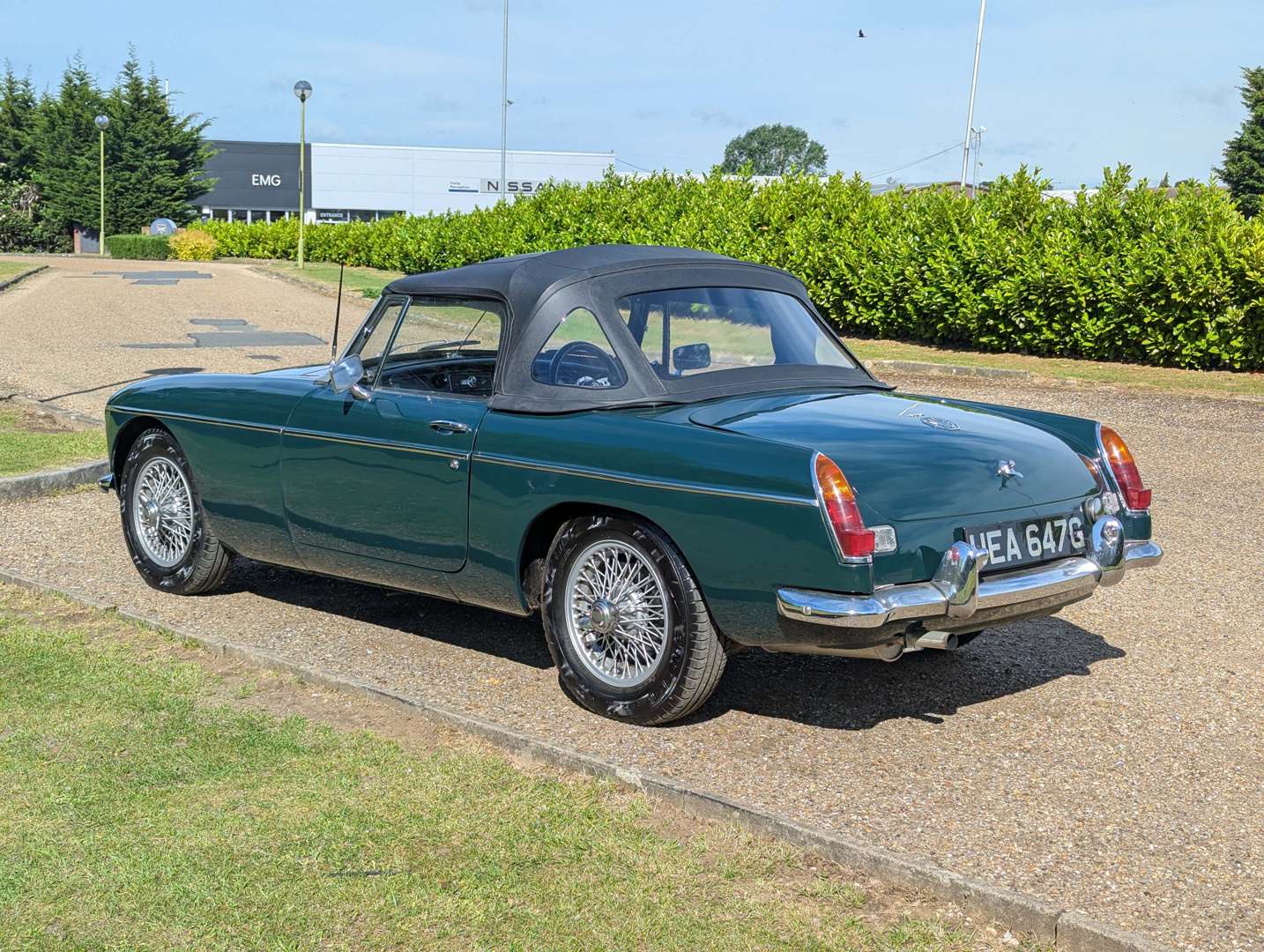 <p>1969 MG B ROADSTER</p>
