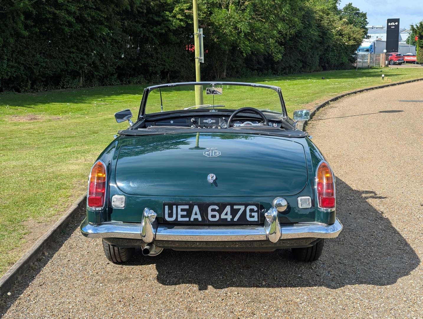 <p>1969 MG B ROADSTER</p>