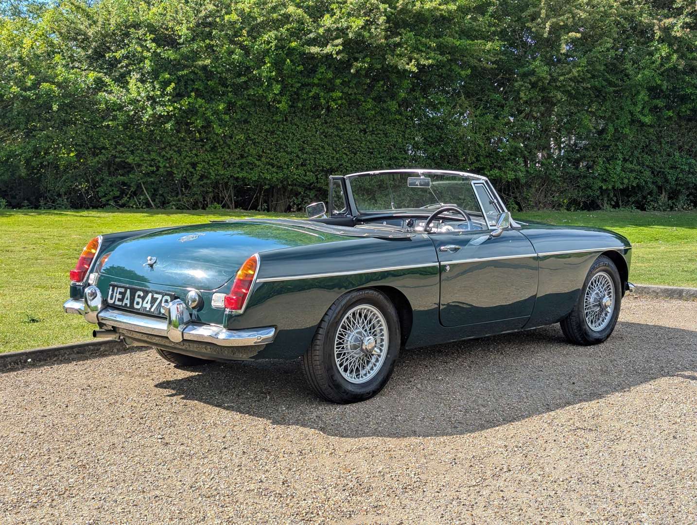 <p>1969 MG B ROADSTER</p>