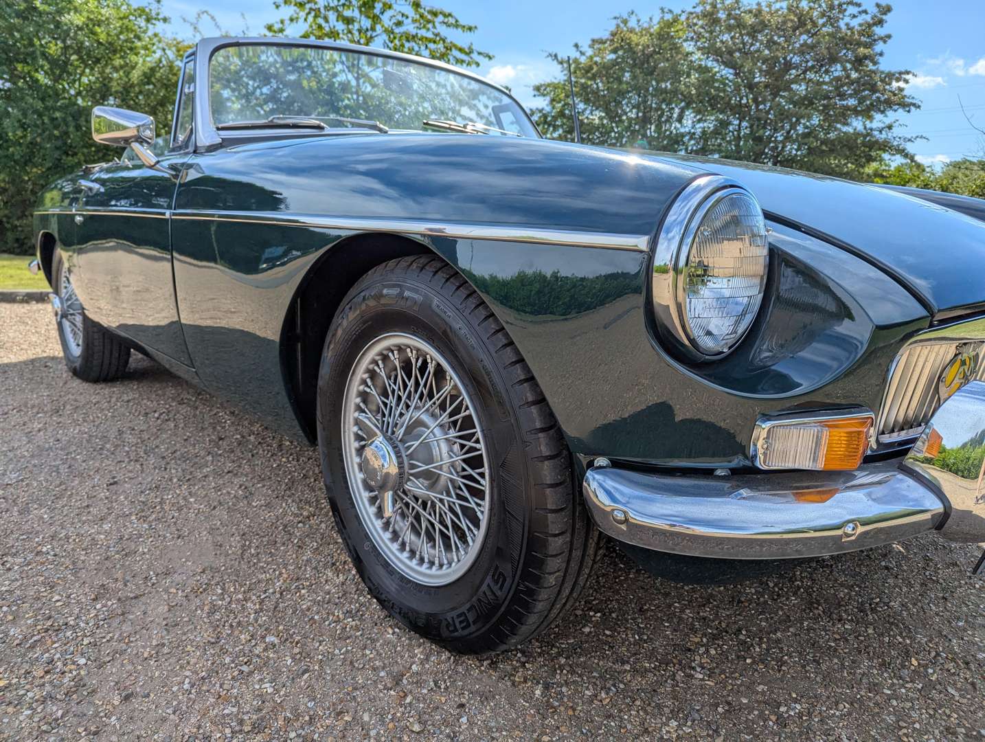 <p>1969 MG B ROADSTER</p>