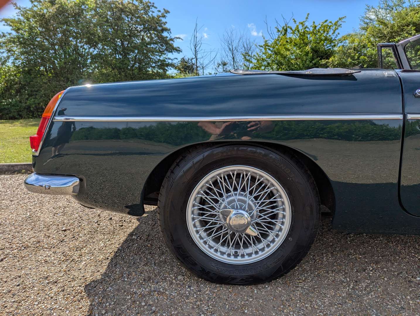 <p>1969 MG B ROADSTER</p>