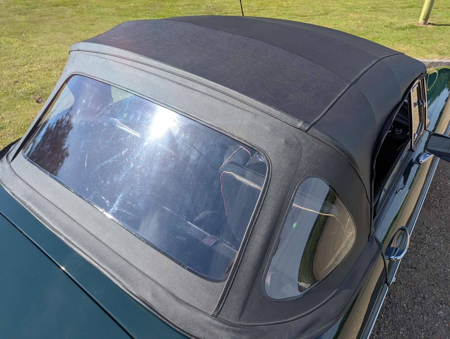 <p>1969 MG B ROADSTER</p>